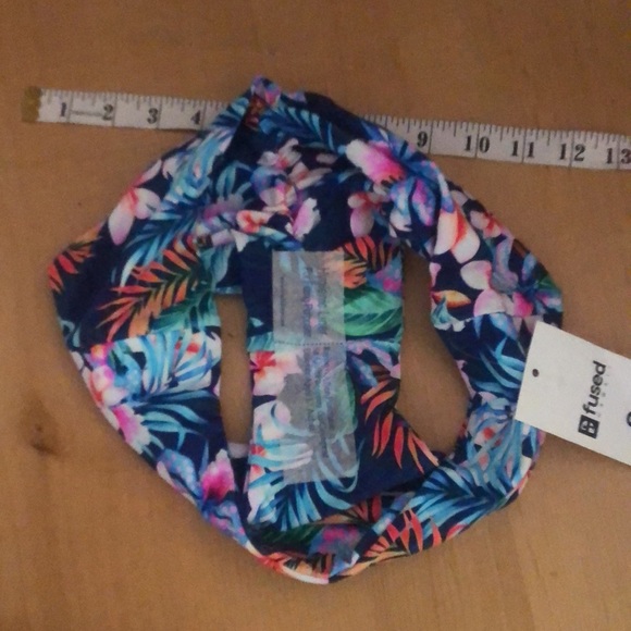 Small Fused Hawaii Kona Bottom Wander is the print name. - Picture 3 of 4